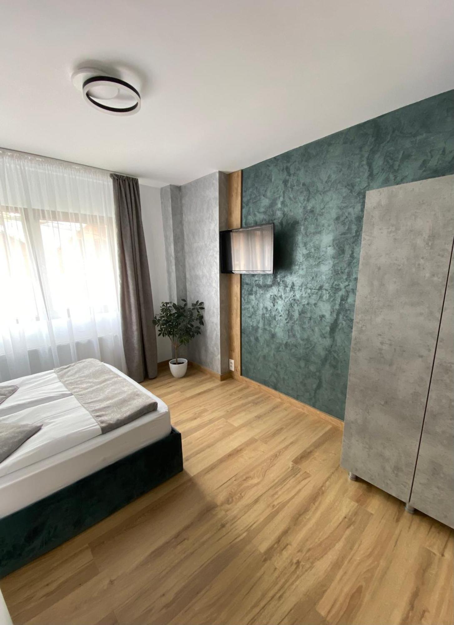 Apartament Pensiunea Liziera Buşteni Eksteriør bilde